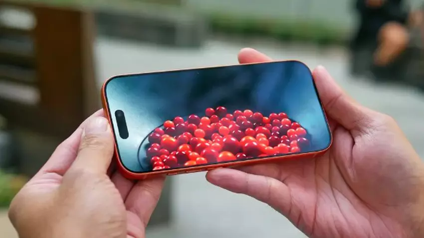 iPhone 17 Pro Max versus Galaxy S25 Ultra