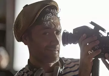 Taika Waititi belooft verontwaardiging te veroorzaken ...