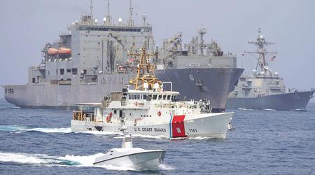De onbemande boot L3Harris Arabian Fox hielp bij het escorteren van een groep Amerikaanse schepen onder leiding van de destroyer USS Thomas Hudner door de Straat van Hormuz.