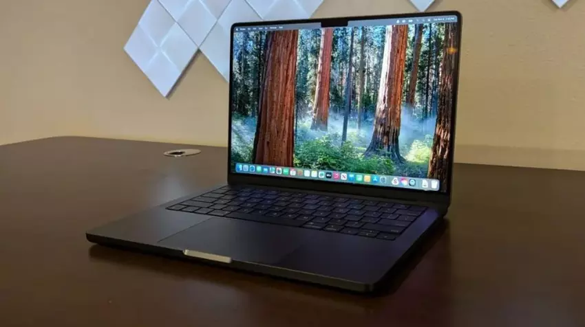 Apple MacBook Pro M4 2024 of Apple MacBook Air M4 2025