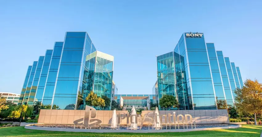  Terwijl anderen lijden onder tarieven, wordt Sony rijk door PS Plus en anime