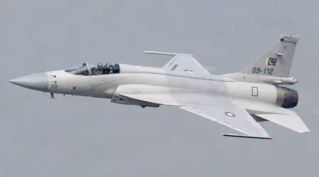 Pakistan rust JF-17-jagers uit met Chinese langdistance PL-15-raketten
