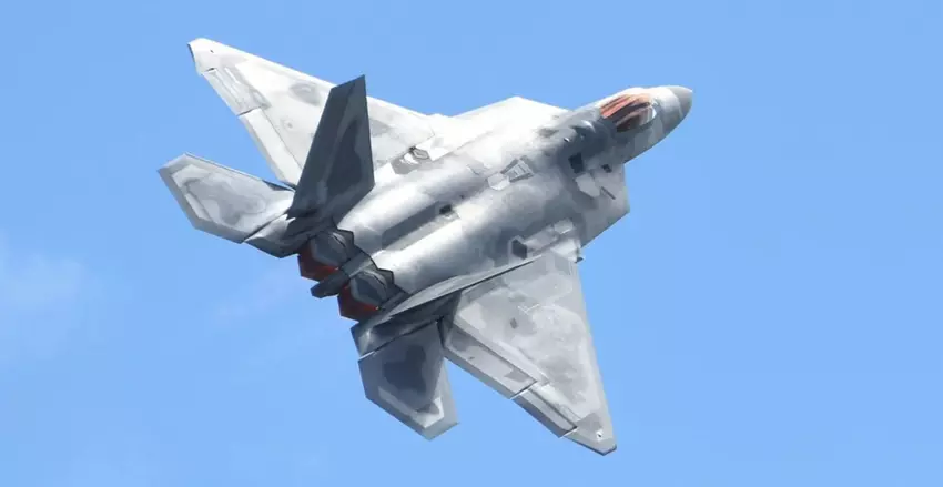 Lockheed Martin is klaar om de F-22 Raptor gevechtsvliegtuigen van de vijfde generatie 10 jaar langer te ondersteunen dan de Amerikaanse luchtmacht van plan is om ze te onderhouden.