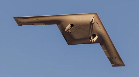 De B-21 Raider nucleaire bommenwerper kan beginnen met volledige testvluchten op Edwards Air Force Base, Amerikaanse luchtmachtbasis