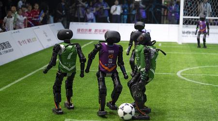 Niet Ronaldo, maar ook niet slecht: China organiseert de eerste voetbalwedstrijd tussen humanoïde robots