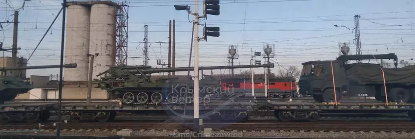 Koksan luchtverdedigingssysteem op een trein in de bezette Krim