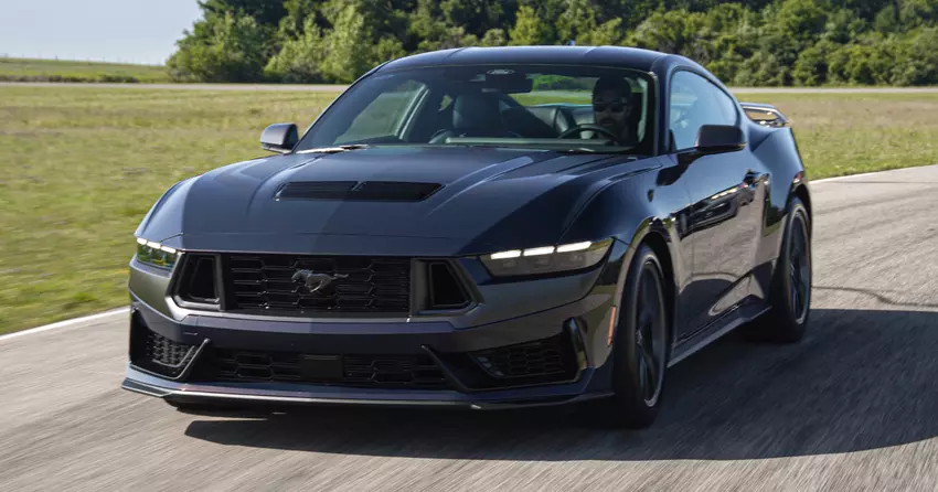 De benzine Ford Mustang heeft opnieuw de elektrische Mach-E overtroffen in de Amerikaanse verkoop