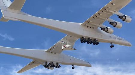 s Werelds grootste Stratolaunch Roc-vliegtuig heeft zijn eerste vlucht gemaakt met een van brandstof voorziene Talon-A hypersonisch zweefvliegtuig