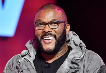 Beroemde regisseur zet uitbreiding van studio ...