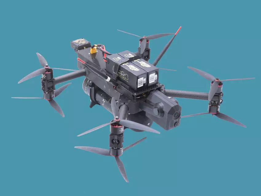 Oekraïne heeft een compacte aanvalsdrone SkyKnight 2 met AI gemaakt, die bestand is tegen elektronische oorlogsvoering en anti-dronegeweren