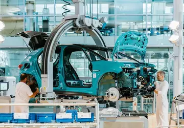 VW verlaagt salaris managers met 10 ...