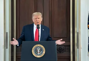 Trump bekritiseert EU voor boetes tegen ...