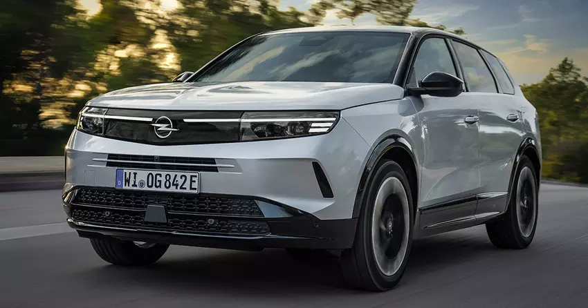 Opel Grandland PHEV legt 1.115 km af op één tank en één lading in praktijkomstandigheden