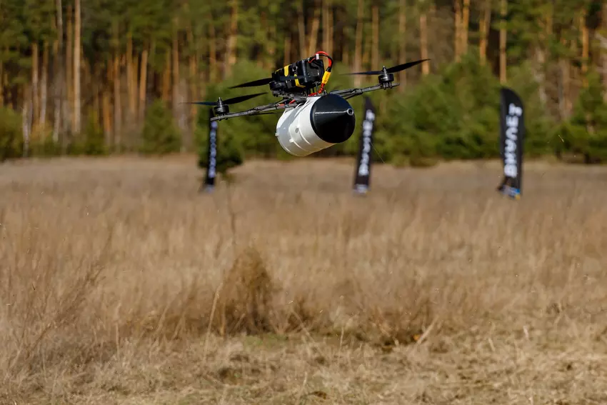 Testen van een Oekraïense vezeloptische drone