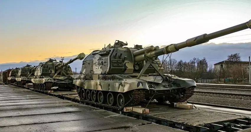 Oekraïense strijdkrachten vernietigen twee Russische M1990 Farm zelfrijdende houwitsers met M982 Excalibur precisiegeleide granaten.