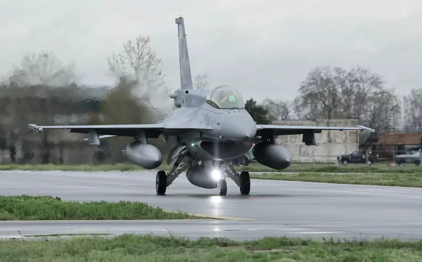 Aankomst van de eerste Bulgaarse F-16D (V) Blok 70