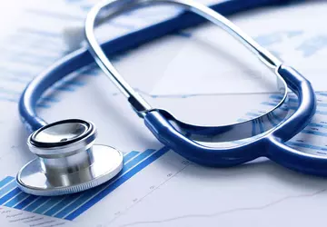 Kunstmatige intelligentie bagatelliseert vrouwenartsen - studie