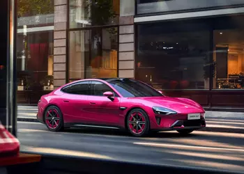 Xiaomi introduceert nieuwe Brilliant Magenta kleur ...