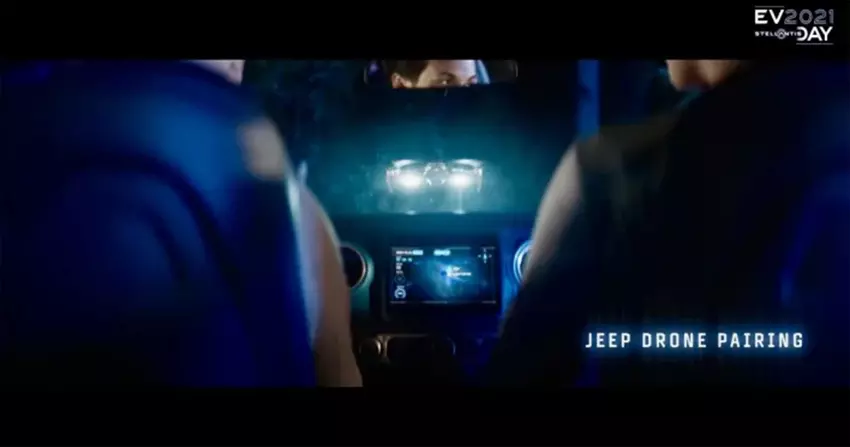 Stellantis heeft een patent geregistreerd voor een drone die een Jeep-voertuig off-road begeleidt