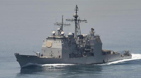 De Amerikaanse marine heeft de Ticonderoga-klasse raketkruiser USS Mobile Bay, die was uitgerust met Tomahawk-, Harpoon-, SeaSparrow- en Standard-raketten, uit de vaart genomen.