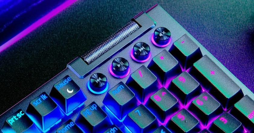 Razer BlackWidow V4 Pro Mechanisch toetsenbord met lineaire switches