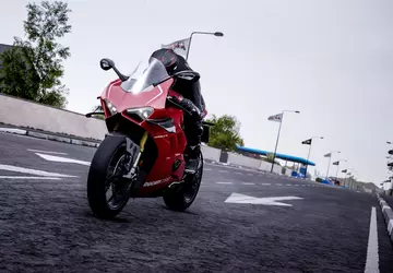 De ontwikkelaars van de motorracesimulator RIDE ...