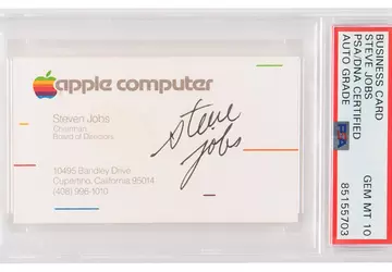 Een visitekaartje ondertekend door Steve Jobs ...
