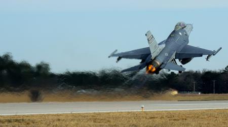 Thailand stelt aanschaf van nieuwe gevechtsvliegtuigen ter vervanging van oudere F-16A/B Fighting Falcon uit