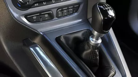 Ford heeft patent aangevraagd op een mock-up van een handgeschakelde versnellingspook voor elektrische auto's