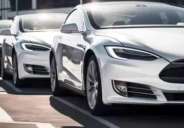 Tesla roept 120.000 auto's terug in ...