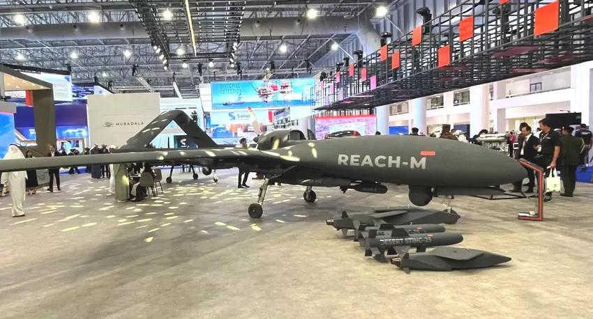 EDGE GROUP heeft de Emirates Bayraktar TB2 onthuld - de REACH-M drone kan 24 uur vliegen en tot 350 kg lading vervoeren.