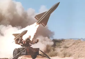 Officieel: Spanje draagt Hawk SAM-lanceerinrichtingen en ...