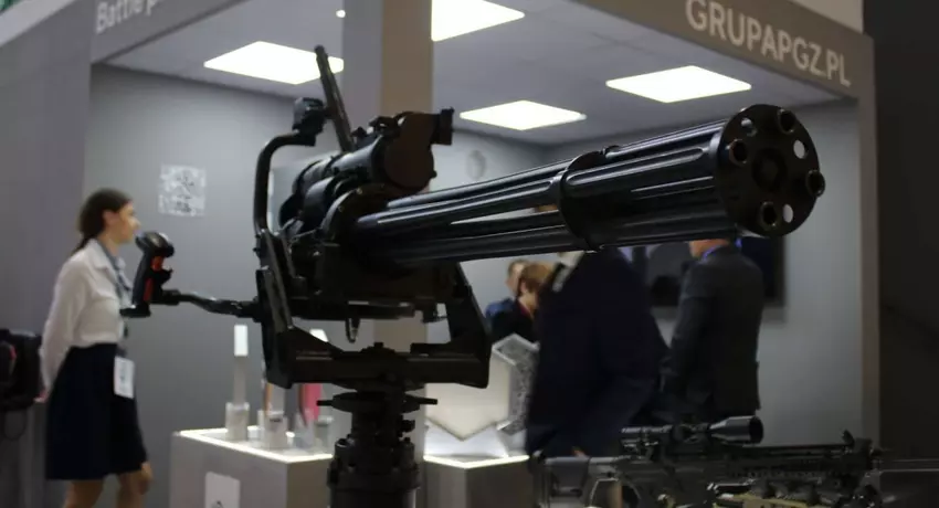 Polen presenteert WLKM machinegeweer dat met succes vijandelijke drones kan neerschieten