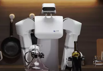 Kan stofzuigen, koken en wijn inschenken: ...