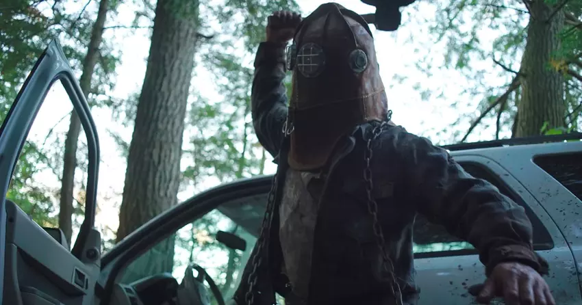 De aankomende slasher "Violent Nature", gefilmd vanuit het gezichtspunt van een moordenaar, heeft een nieuwe teaser en een topscore op de website Rotten Tomatoes.