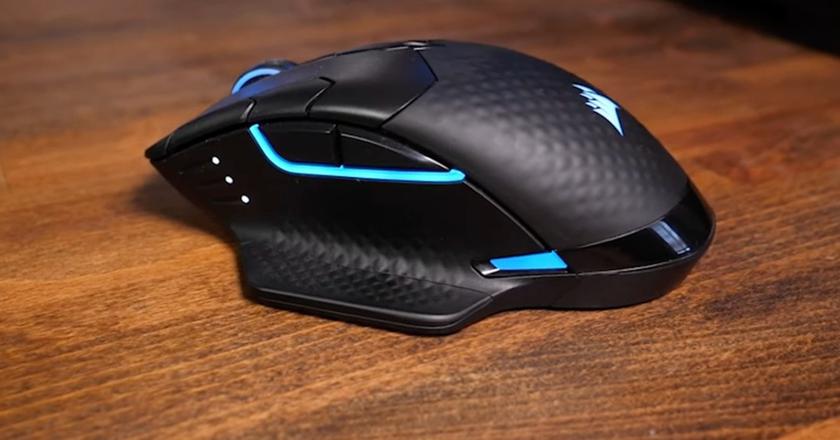Corsair Dark Core RGB Pro gaming muis met zijknoppen