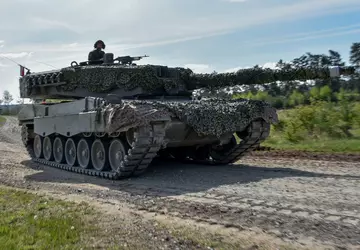 Duitsland geeft Slowakije tweede Leopard 2A4-tank ...