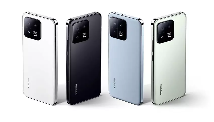 Gebruikers van de wereldwijde versie van de Xiaomi 13 Pro zijn begonnen met het ontvangen van HyperOS