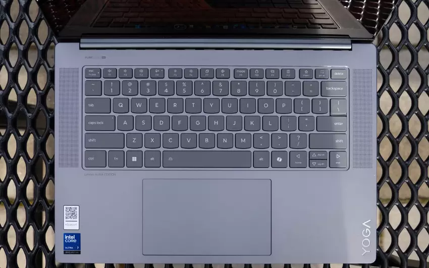 Slim7i versus MacBook Air M4