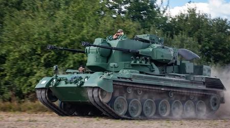De AFU liet zien hoe ze verschillende Iraanse kamikaze drones Shahed-136/131 vernietigden met behulp van de Gepard luchtafweer tank.