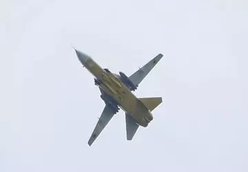 Oekraïense Su-24 bommenwerpers hebben pylonen van ...