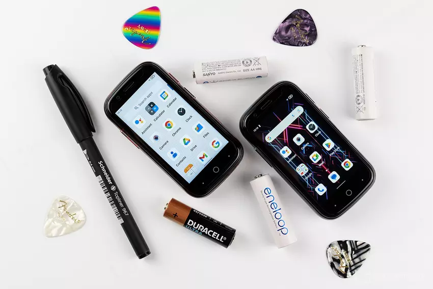 Unihertz Jelly Star - Kleine transparante smartphone met 3" scherm, 48MP camera, Android 13 en NFC