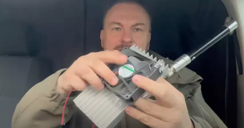 Serhii "Flash" vertelde waar een "loopgraaf" of klein elektronisch oorlogsvoeringsapparaat uit bestaat en hoe het werkt (video)