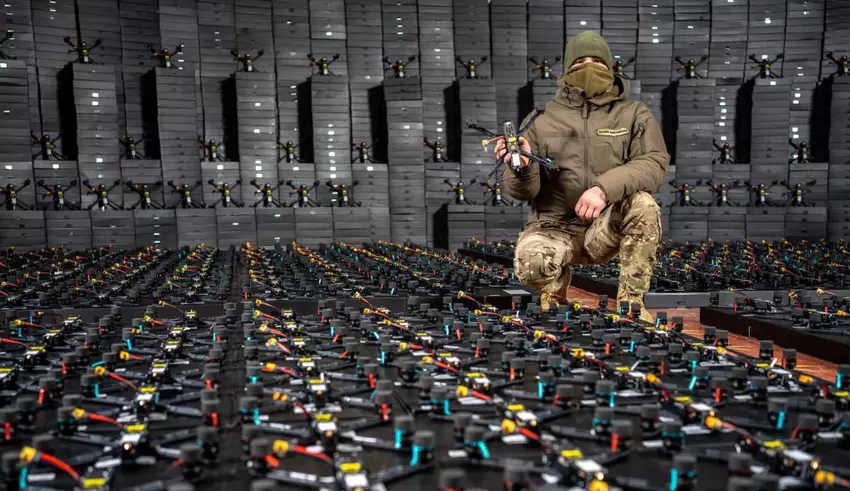 Oekraïense FPV drones. Illustratie: Stichting BackAndAlive