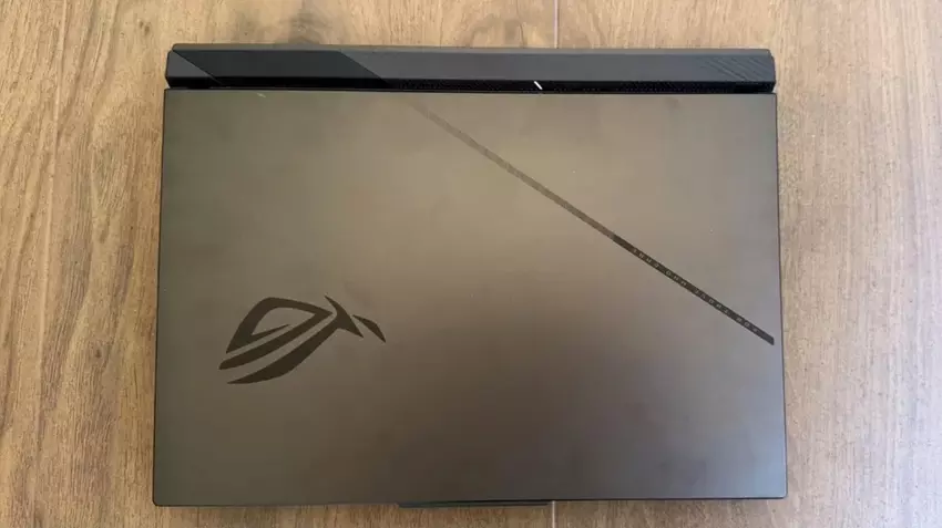 ROG Strix G16 vs ROG Zephyrus G16