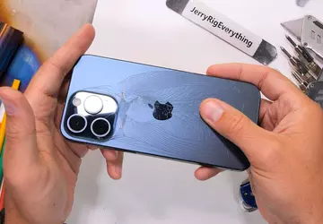 Titanium iPhone 15 Pro Max slaagt ...