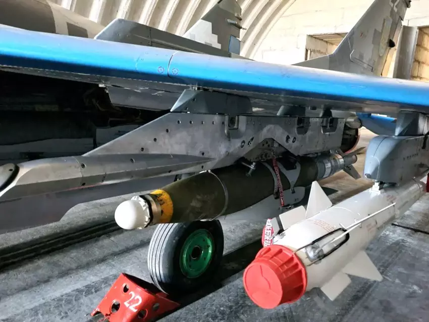 JDAM-ER bom op een Oekraïense MiG-29