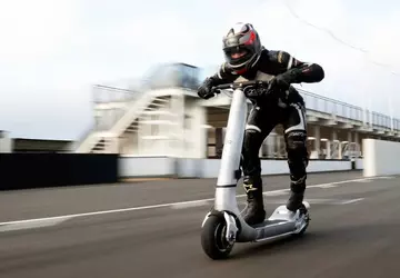 Elektrische scooter met de snelheid van ...
