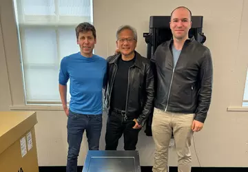 NVIDIA CEO overhandigde persoonlijk de eerste ...