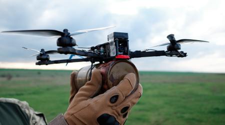 Oekraïense FPV drone vloog een recordafstand en raakte Russisch artilleriesysteem Hyacinth-S